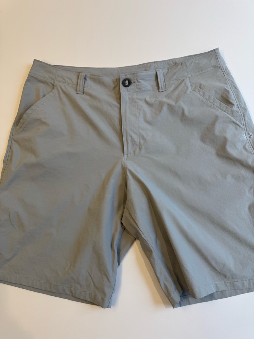 Under Armour Light Grey Hybrid Performance Shorts Size 38